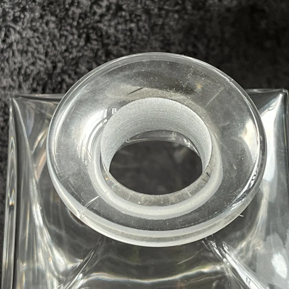 NWT Tiffany & Co. Home Essentials Classic Square Decanter in Crystal Glass 26 oz